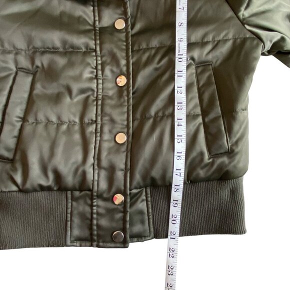 Maralyn & Me Cropped Puffer‎ Bomber Jacket Shiny Olive Sz S Silky Soft Cozy - Picture 11 of 11